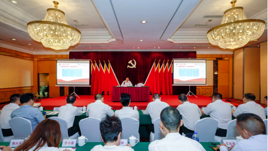 尊龙凯时集团任丁书记带头讲授“不忘初心、牢记使命”主题教育专题党课