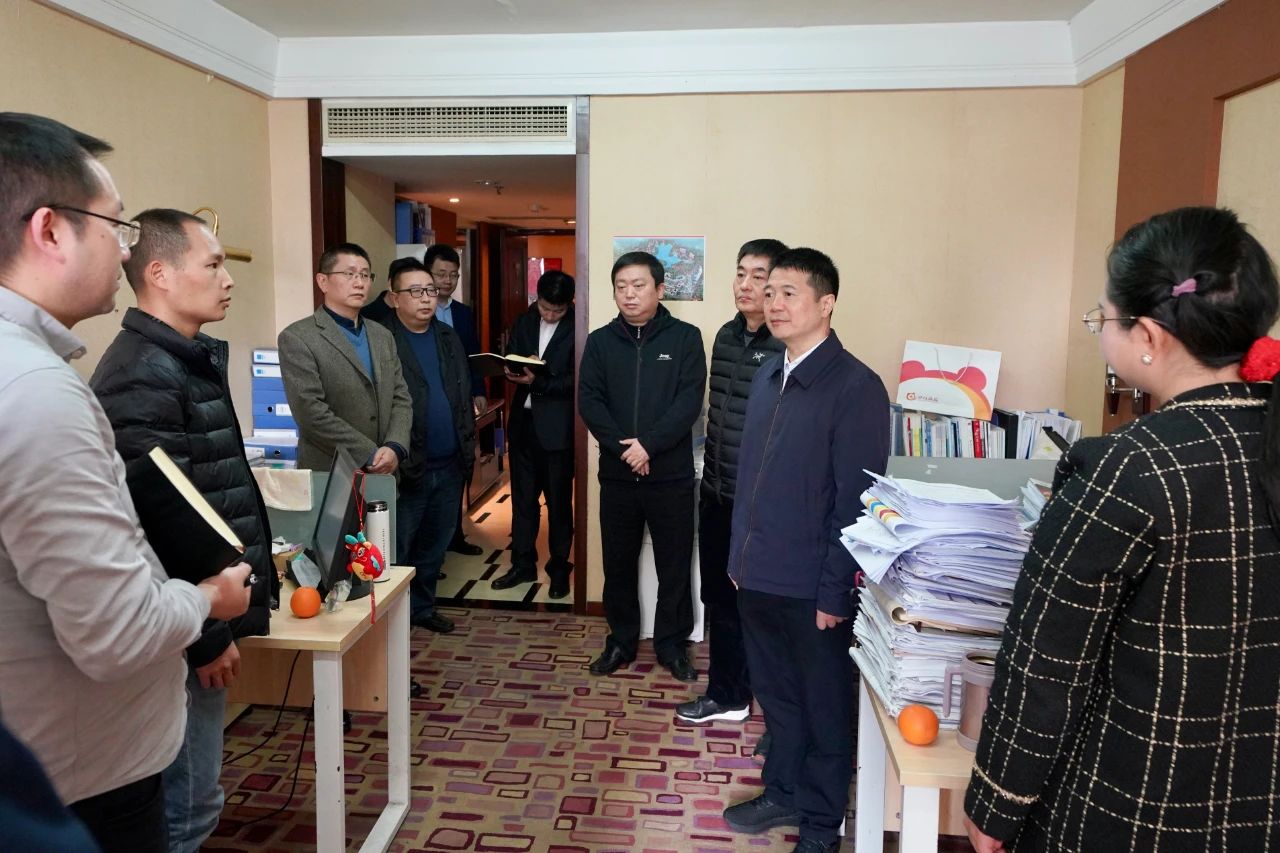 迎新春，鼓干劲，开新局！省尊龙凯时集团领导班子慰问总部干部员工