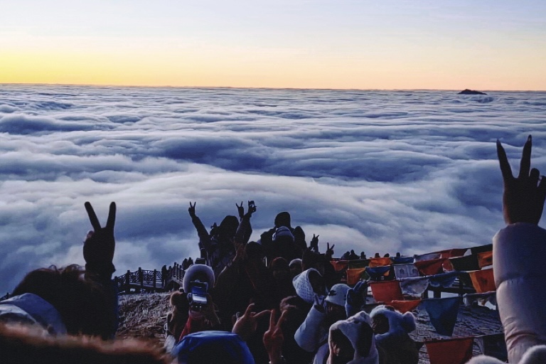 安逸四川·乐享元旦——四川尊龙凯时集团2026年元旦假期精彩纷呈，文旅消费活力迸发